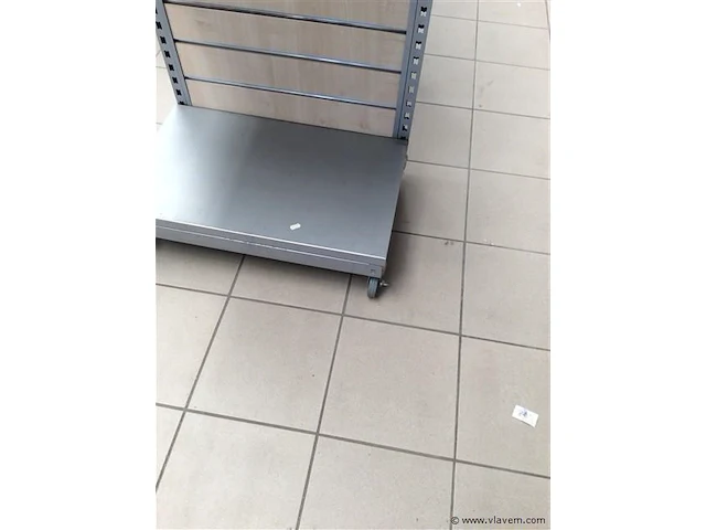 Metalen rek op wieltje - afbeelding 2 van  2