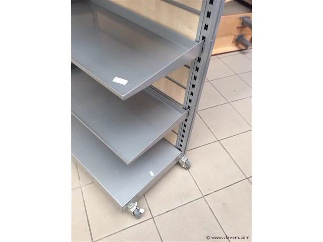Metalen rek op wieltjes - afbeelding 2 van  2