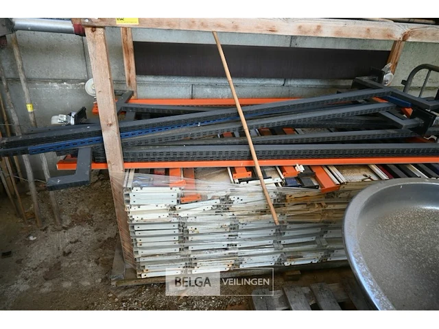 Metalen rek / stelling - afbeelding 1 van  5