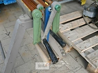 Metalen schraag + partij handslingers - afbeelding 3 van  5