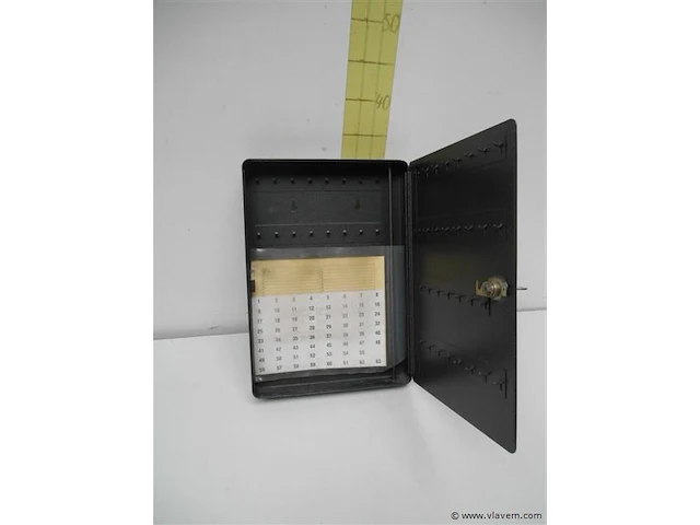 Metalen sleutelkast 34x24x4 - afbeelding 1 van  2