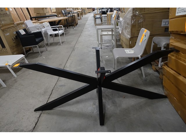 Metalen spider tafelpoot - afbeelding 1 van  2