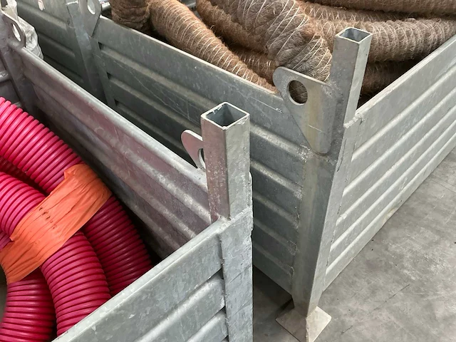 Metalen stapelbak (2x) - afbeelding 4 van  5