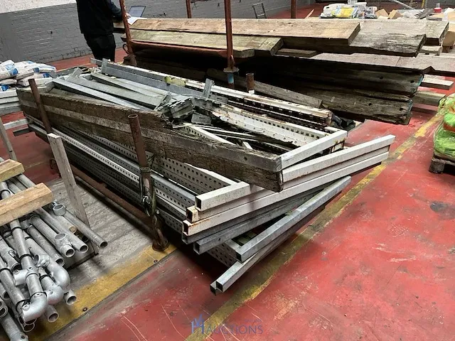 Metalen stapelbok met draagarmstelling - afbeelding 1 van  4