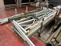 Metalen stapelbok met draagarmstelling - afbeelding 2 van  4