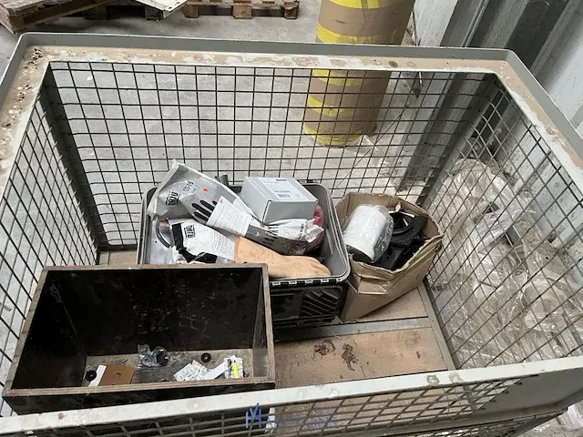 Metalen stapelbox - afbeelding 3 van  3