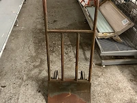 Metalen steekwagen