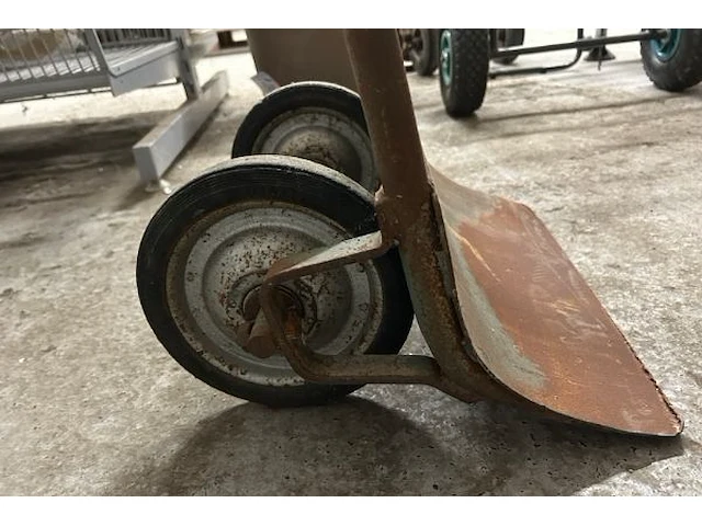 Metalen steekwagen - afbeelding 2 van  2
