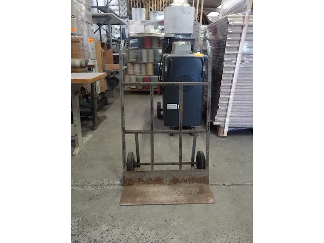 Metalen steekwagen - afbeelding 1 van  2