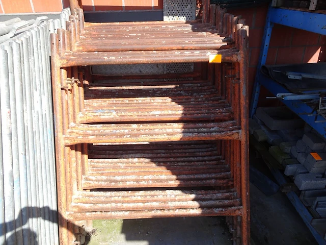 Metalen stelling - afbeelding 2 van  3