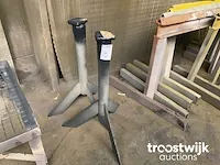 Metalen steunpoten - afbeelding 1 van  2