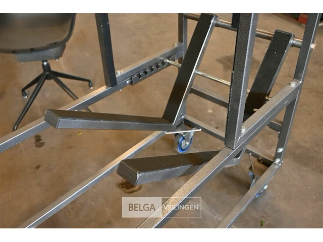 Metalen stoelenkar - afbeelding 3 van  6