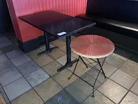 Metalen tafel met bijzettafel