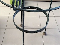 Metalen tafel met glas - afbeelding 2 van  3