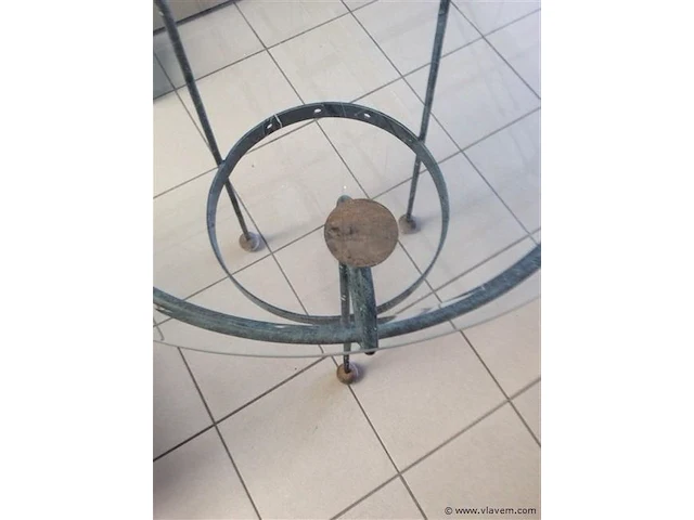 Metalen tafel met glas - afbeelding 3 van  3