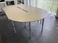 Metalen tafel opstelling