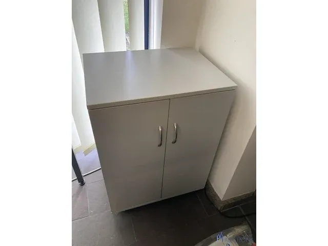 Metalen tafel - afbeelding 3 van  4