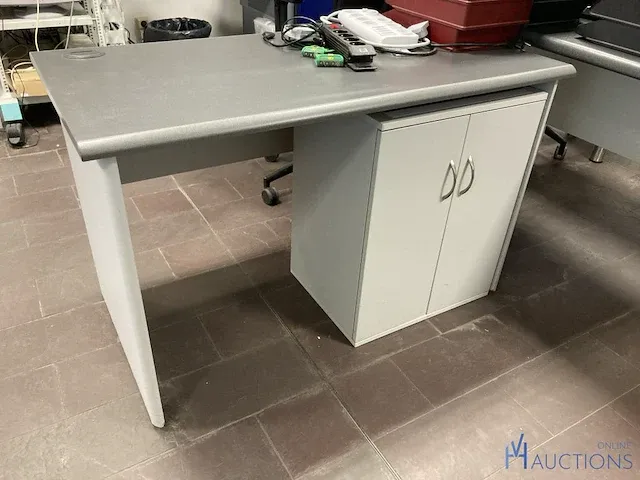 Metalen tafel - afbeelding 3 van  4