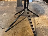 Metalen tafel - afbeelding 2 van  3