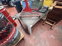 Metalen tafel - afbeelding 4 van  4