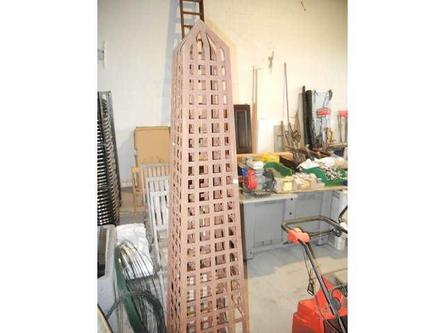 Metalen toren voor buiten 2 meter30 ongeveer - afbeelding 1 van  1