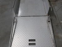 Metalen transportsysteem in traanplaat voor kuismachine - afbeelding 2 van  6