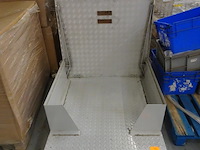 Metalen transportsysteem in traanplaat voor kuismachine - afbeelding 2 van  3