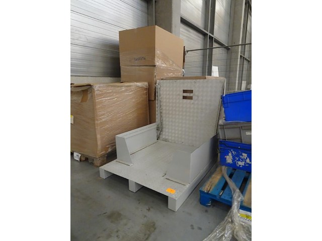 Metalen transportsysteem in traanplaat voor kuismachine - afbeelding 3 van  3