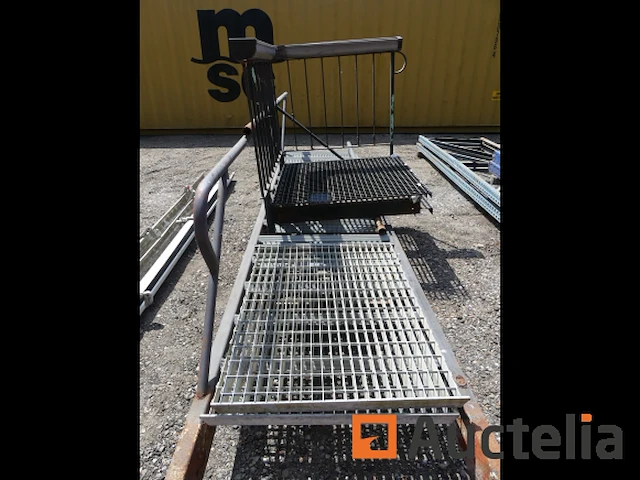 Metalen trap 13 treden - afbeelding 3 van  5