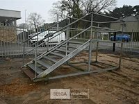 Metalen trap op wielen