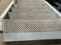 Metalen trap - afbeelding 3 van  4