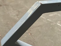 Metalen trap - afbeelding 4 van  4