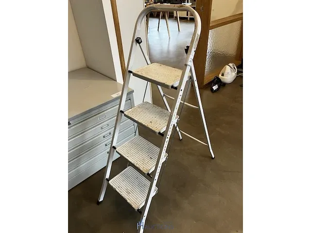 Metalen trapladder - afbeelding 1 van  1
