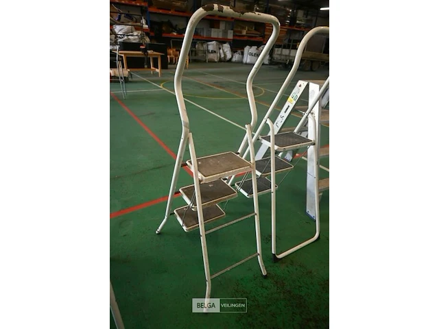 Metalen trapladder - afbeelding 3 van  4