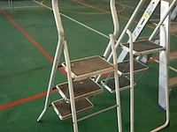 Metalen trapladder - afbeelding 3 van  4