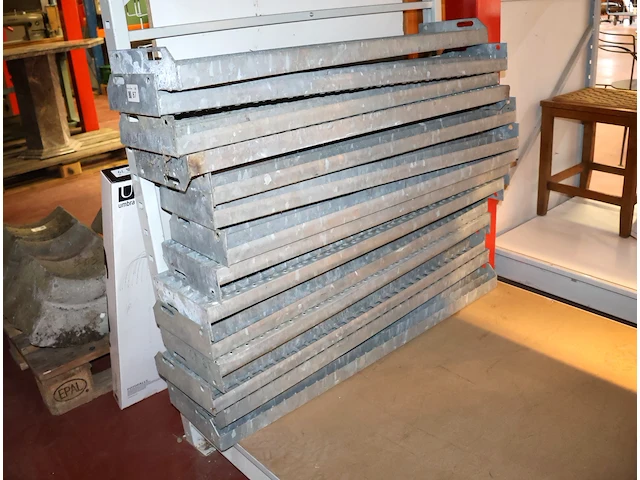 Metalen trede (x14) - afbeelding 1 van  4