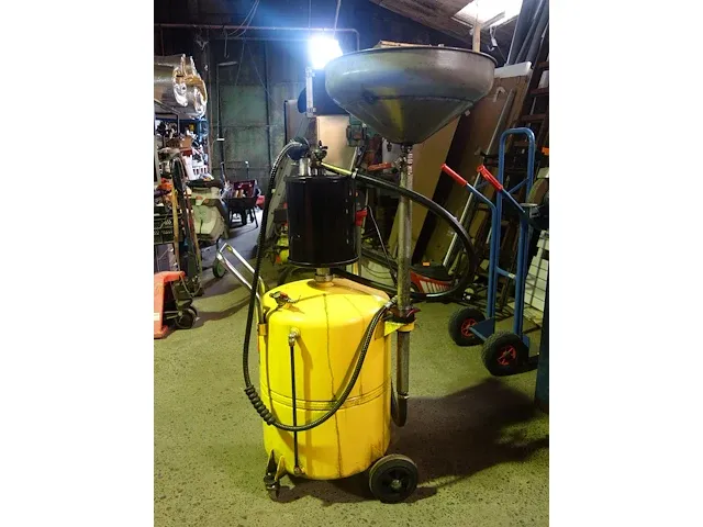 Metalen vat olieververser - afbeelding 1 van  5