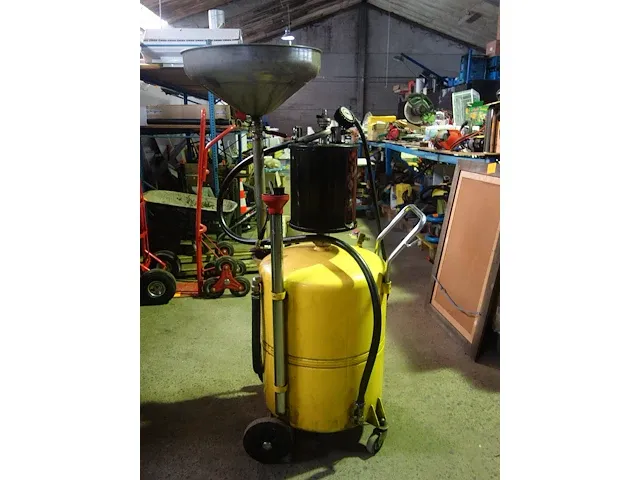 Metalen vat olieververser - afbeelding 2 van  5