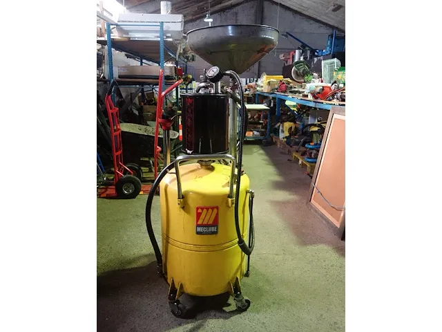 Metalen vat olieververser - afbeelding 3 van  5