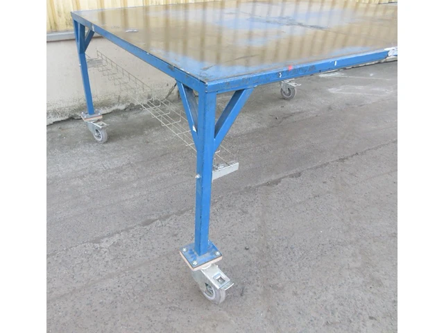 Metalen verrijdbare werktafel 200x160x93 cm hoog - afbeelding 2 van  3