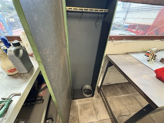 Metalen vintage kast - afbeelding 3 van  3