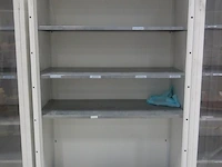 Metalen vitrinekast - afbeelding 2 van  2