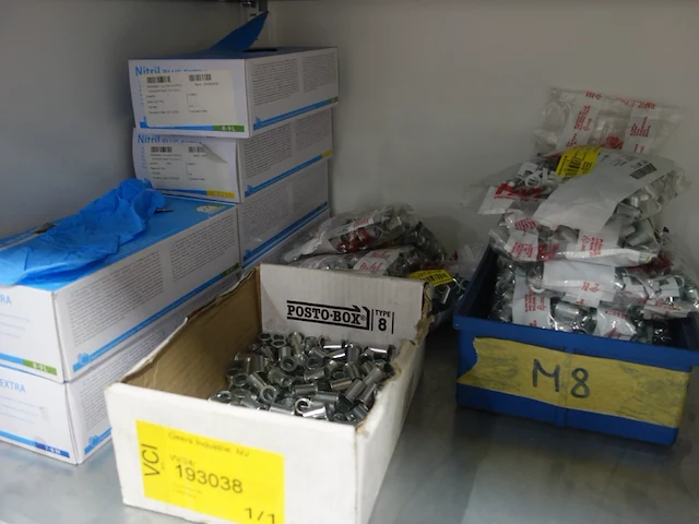 Metalen vitrinekast - afbeelding 6 van  10