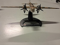 Metalen vliegtuig 2 stuks - afbeelding 1 van  10