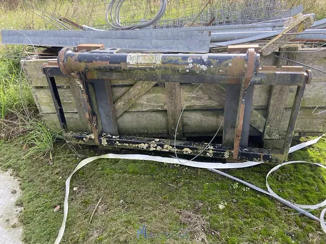Metalen vork manitou - afbeelding 2 van  3