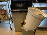 Metalen vuilbak - afbeelding 1 van  1