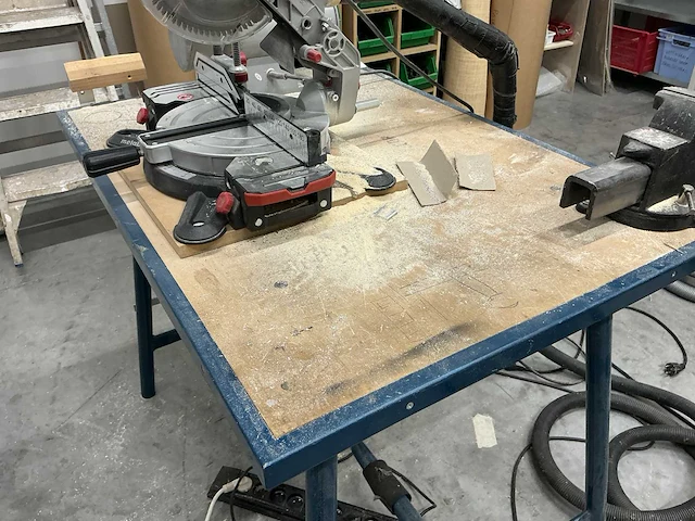 Metalen werkbank vv slijpmachine kinzo, afkortzaag metabo & bankschroef nn - afbeelding 4 van  20