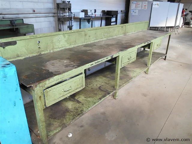 Metalen werkbank - afbeelding 2 van  2