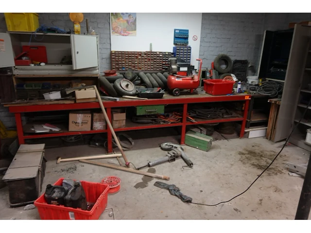Metalen werkbank - afbeelding 2 van  2