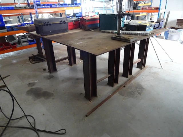 Metalen werkbank - afbeelding 1 van  4